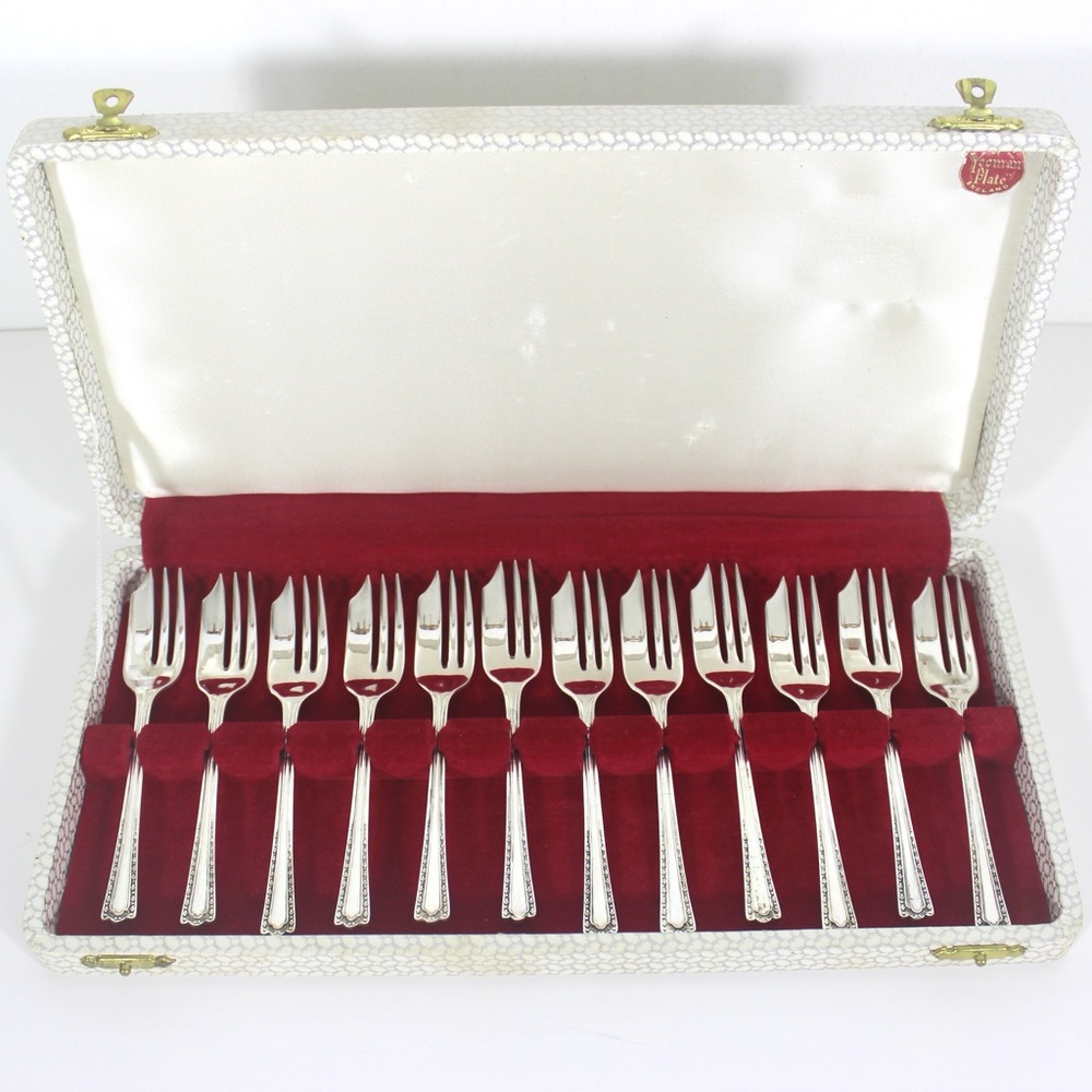 12 English Silver Plated Pastry Cake Forks Vintage Set Twelve Dessert Matching